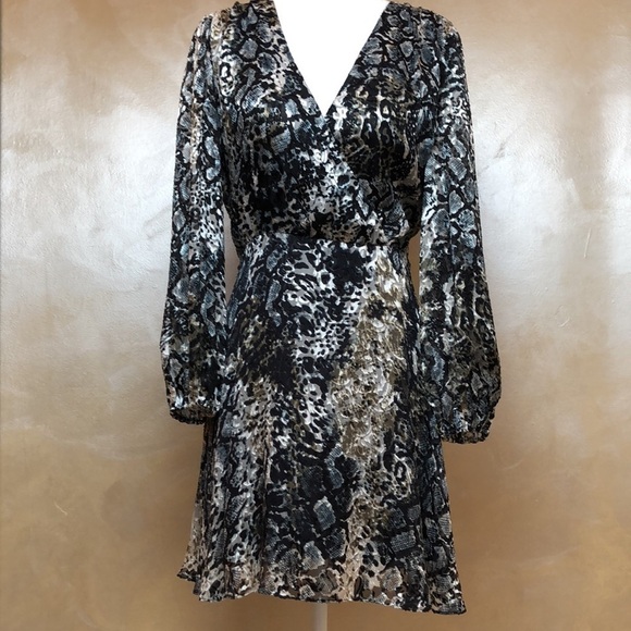 ALICE + OLIVIA Coco wrap-effect snake-print burnout crepe design dress. - Picture 1 of 13